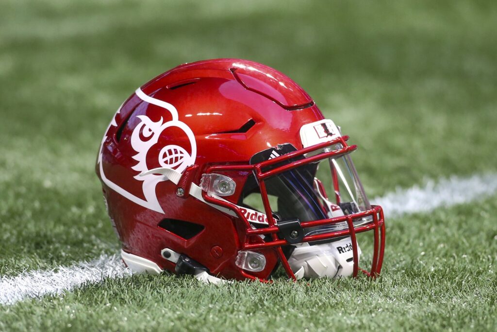 Louisville Cardinals, NCAA Football