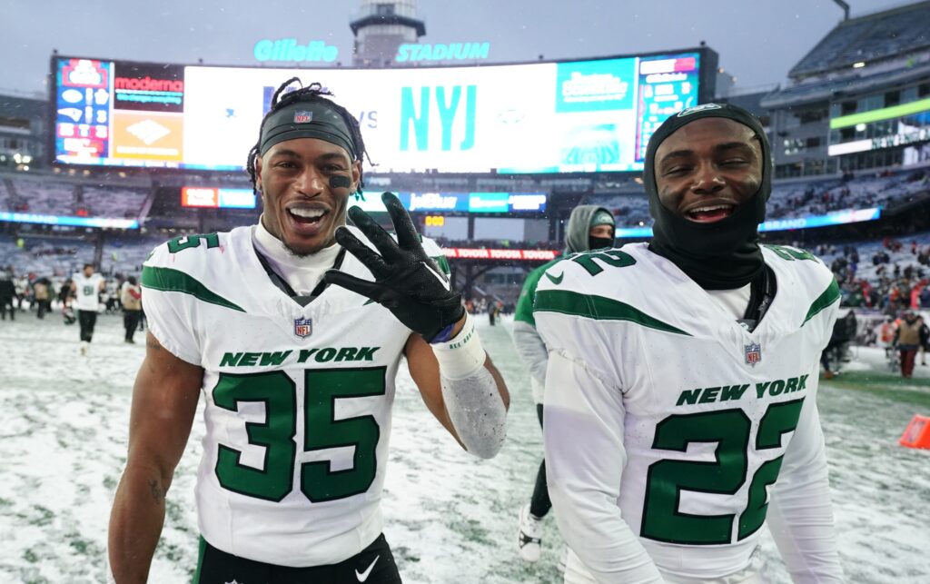 Xazavian Valladay, Tony Adams, New York Jets