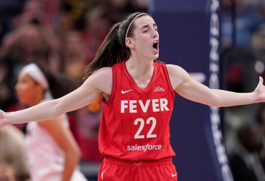 Caitlin Clark, Indiana Fever