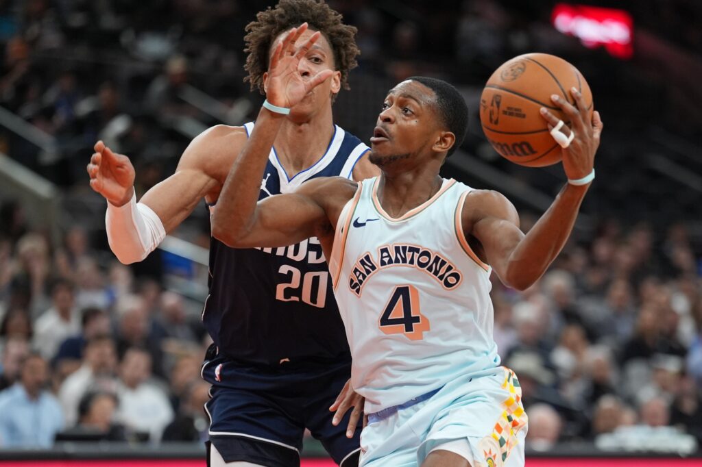 De'Aaron Fox, San Antonio Spurs, NBA News