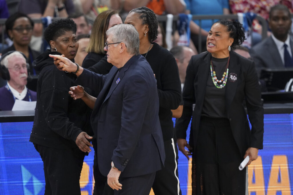 Geno Auriemma, UConn Huskies, Dawn Staley