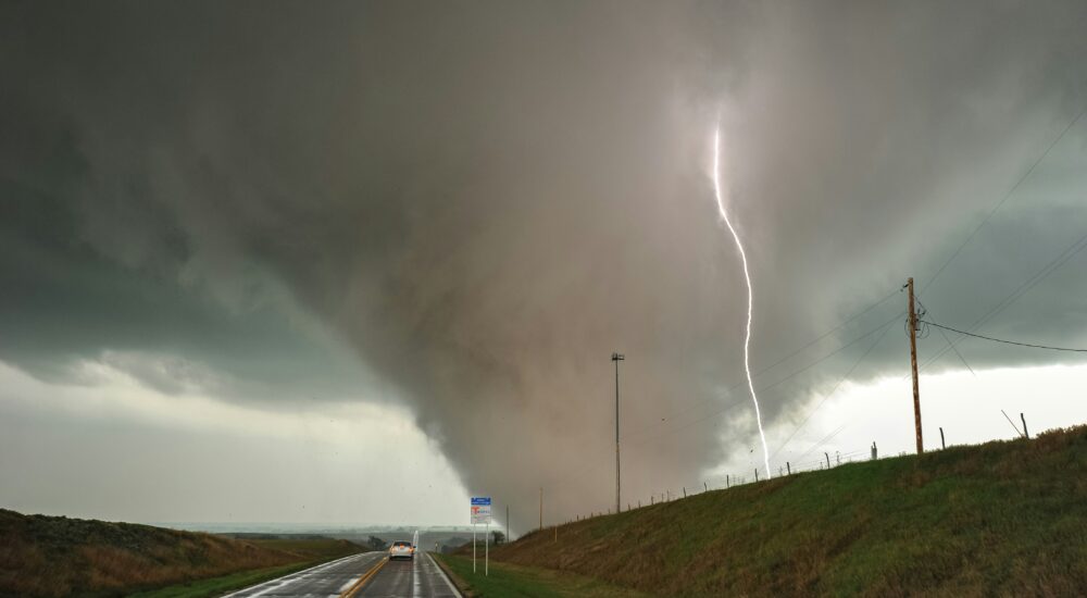 Tornado, Weather
