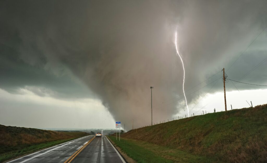 Tornado, Weather