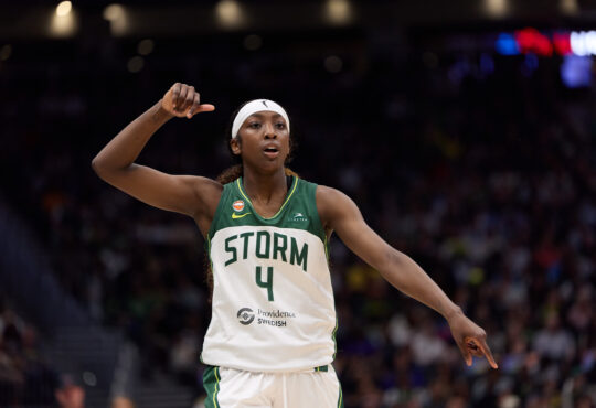 Flau'jae Johnson, WNBA