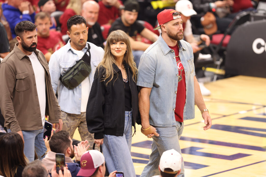 Travis Kelce, Taylor Swift