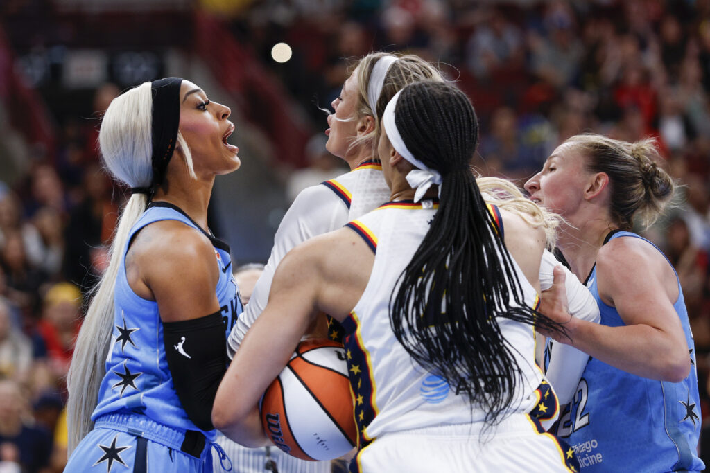 DiJonai Carrington, Chicago Sky