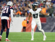 Philadelphia Eagles tight end Eli Stowers (87) lines up against New England Patriots cornerback Karon Prunty (21) in the first half at Gillette Stadium.