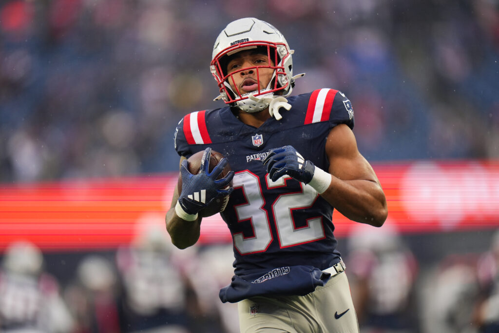 TreVeyon Henderson, New England Patriots