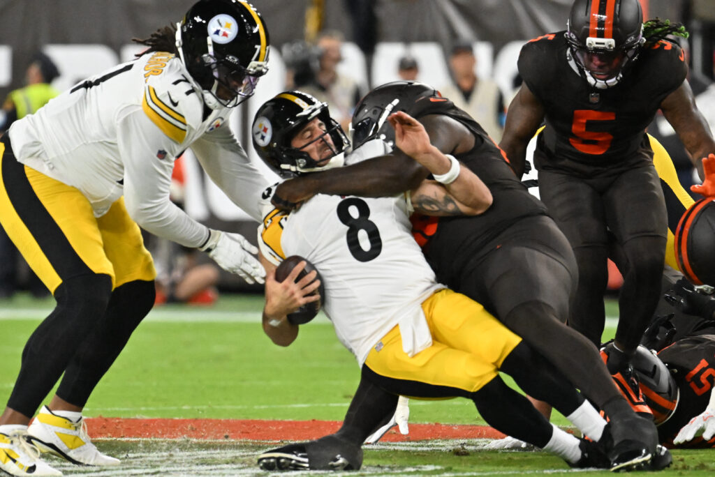 Aaron Rodgers, Cleveland Browns, Pittsburgh Steelers