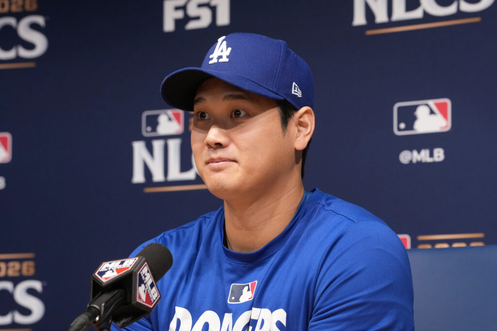 Shohei Ohtani, Los Angeles Dodgers, Milwaukee Brewers